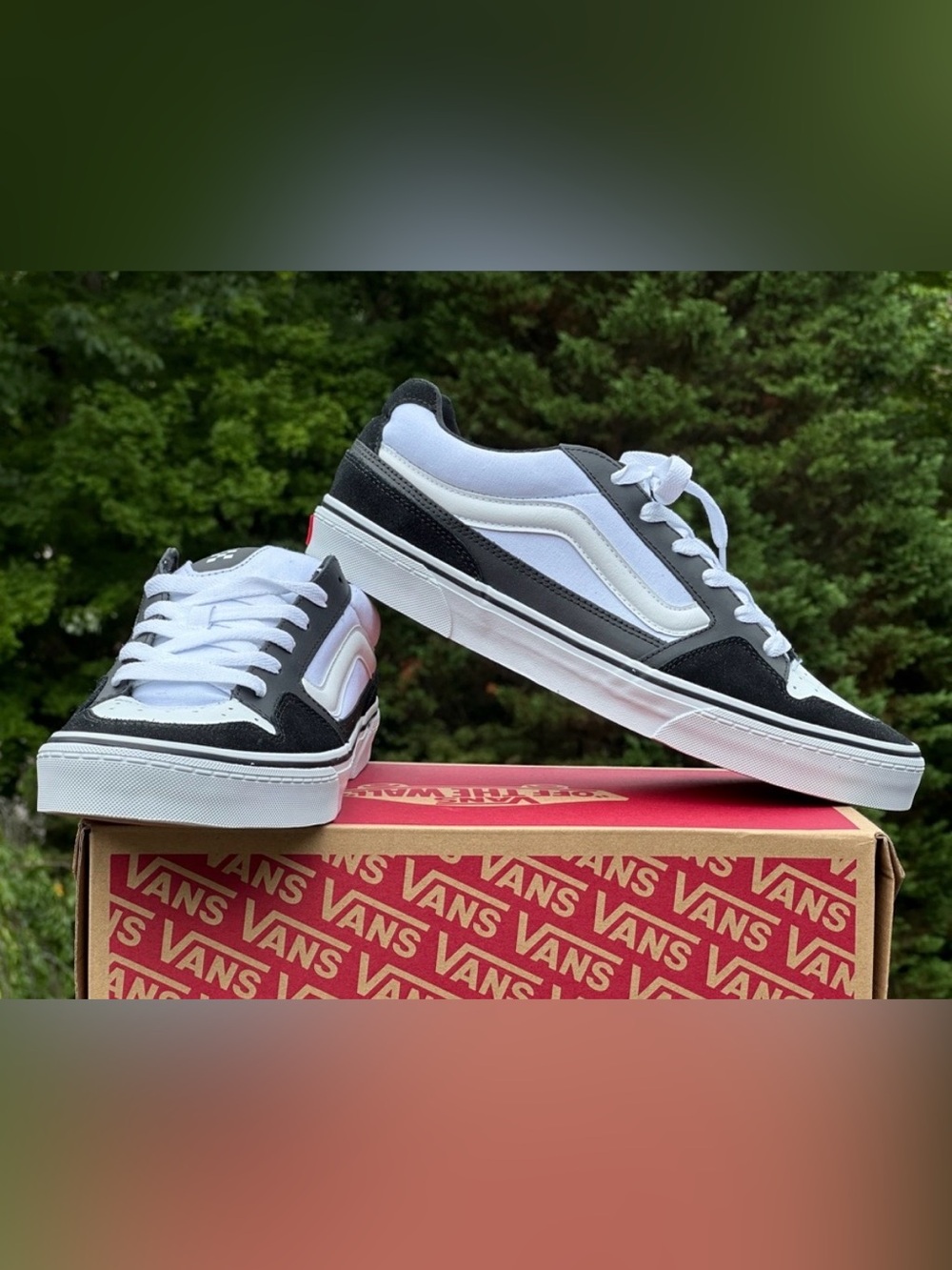 Vans Caldrone Casual Sneakers Black White Retro Suede Leather Mens 10 | 12 NEW